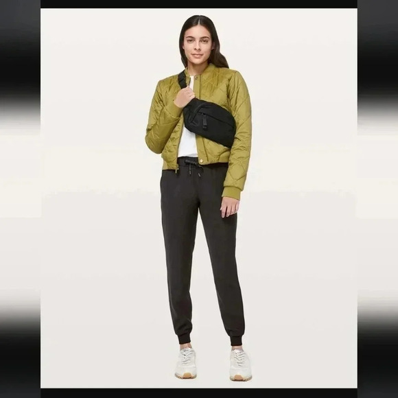 Lululemon On The Fly Jogger Black 8 - Picture 4 of 9